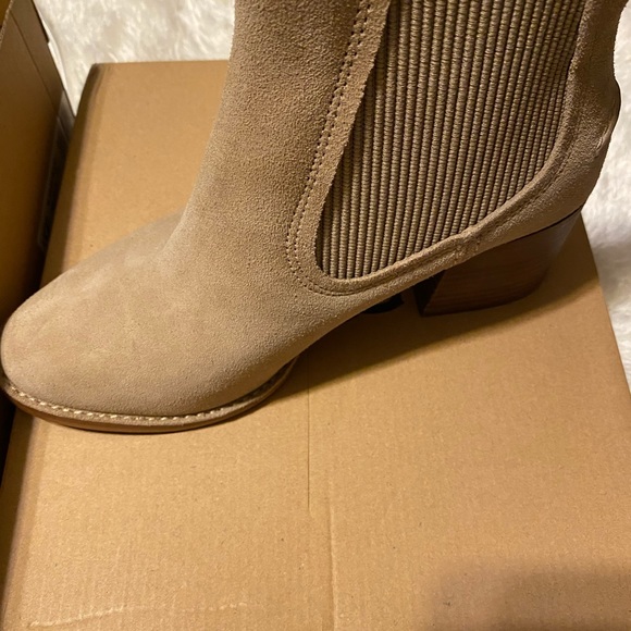 Boots - Picture 2 of 2